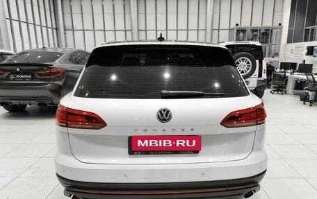 Volkswagen Touareg III, 2018 год, 4 550 000 рублей, 10 фотография