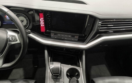 Volkswagen Touareg III, 2018 год, 4 550 000 рублей, 19 фотография