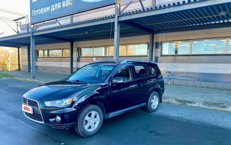 Mitsubishi Outlander III рестайлинг 3, 2010 год, 810 000 рублей, 2 фотография