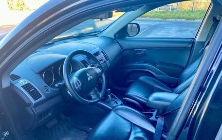 Mitsubishi Outlander III рестайлинг 3, 2010 год, 810 000 рублей, 12 фотография