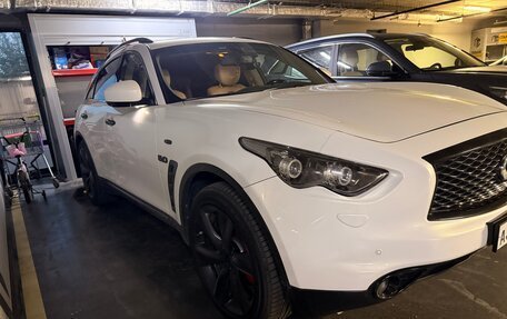 Infiniti FX II, 2012 год, 2 650 000 рублей, 3 фотография