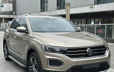 Volkswagen T-Roc I, 2023 год, 2 185 000 рублей, 3 фотография