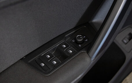Volkswagen Tiguan II, 2019 год, 2 699 000 рублей, 21 фотография