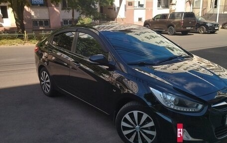 Hyundai Solaris II рестайлинг, 2013 год, 815 000 рублей, 3 фотография
