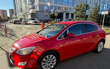 Opel Astra J, 2011 год, 780 000 рублей, 1 фотография
