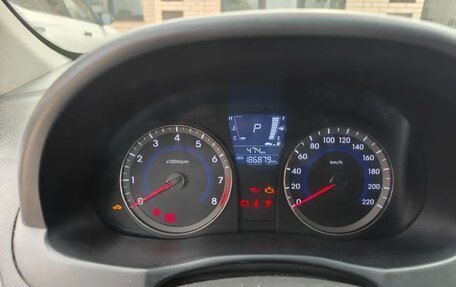 Hyundai Solaris II рестайлинг, 2013 год, 900 000 рублей, 5 фотография