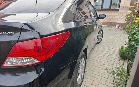Hyundai Solaris II рестайлинг, 2013 год, 900 000 рублей, 4 фотография