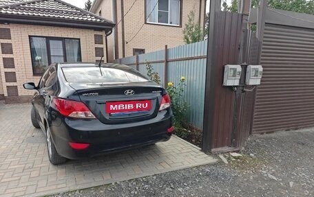Hyundai Solaris II рестайлинг, 2013 год, 900 000 рублей, 3 фотография