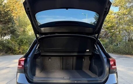 Volkswagen T-Roc I, 2023 год, 1 850 000 рублей, 9 фотография