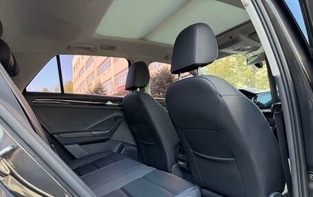Volkswagen T-Roc I, 2023 год, 1 850 000 рублей, 19 фотография