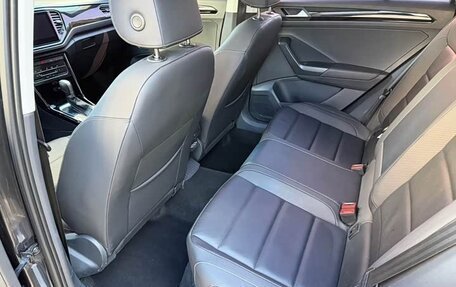 Volkswagen T-Roc I, 2023 год, 1 850 000 рублей, 18 фотография