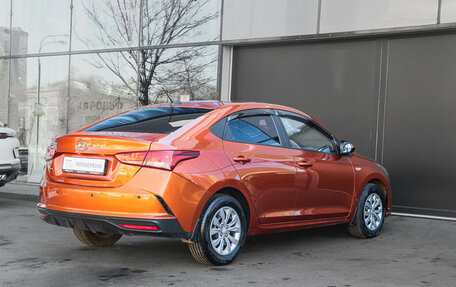 Hyundai Solaris II рестайлинг, 2021 год, 1 550 000 рублей, 4 фотография