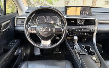 Lexus RX IV рестайлинг, 2017 год, 3 050 000 рублей, 27 фотография