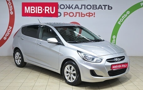 Hyundai Solaris II рестайлинг, 2012 год, 730 000 рублей, 3 фотография