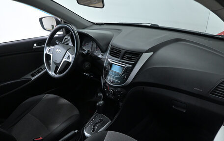 Hyundai Solaris II рестайлинг, 2012 год, 730 000 рублей, 9 фотография