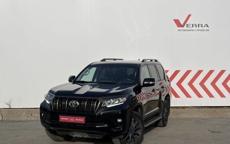 Toyota Land Cruiser Prado 150 рестайлинг, 2021 год, 7 000 000 рублей, 1 фотография