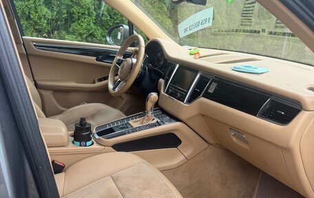 Porsche Macan I рестайлинг, 2015 год, 1 715 000 рублей, 3 фотография