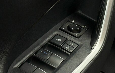 Toyota RAV4, 2021 год, 3 299 000 рублей, 23 фотография