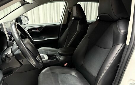 Toyota RAV4, 2021 год, 3 299 000 рублей, 24 фотография