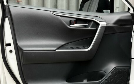 Toyota RAV4, 2021 год, 3 299 000 рублей, 22 фотография