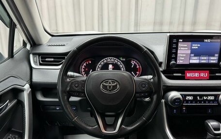 Toyota RAV4, 2021 год, 3 299 000 рублей, 18 фотография