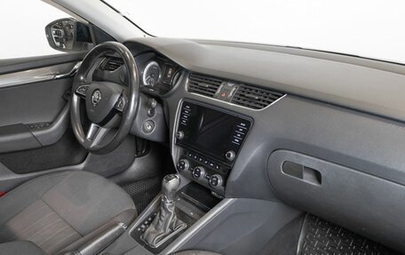 Skoda Octavia, 2017 год, 1 611 000 рублей, 7 фотография