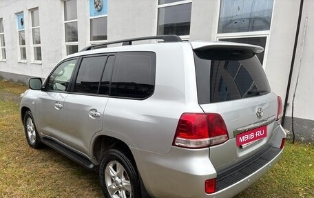Toyota Land Cruiser 200, 2010 год, 2 400 000 рублей, 4 фотография