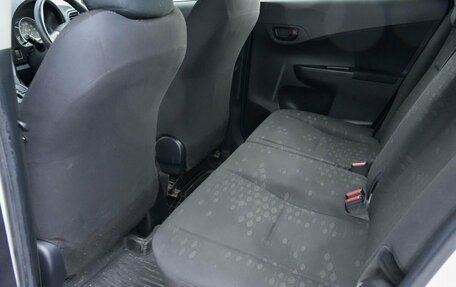 Toyota Ractis II, 2013 год, 850 000 рублей, 19 фотография