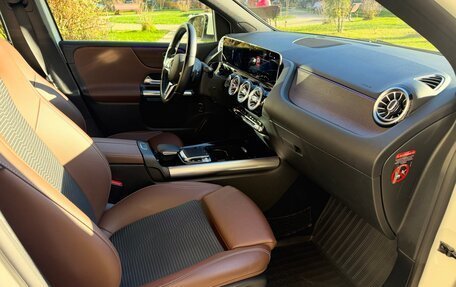 Mercedes-Benz B-Класс, 2019 год, 2 300 000 рублей, 2 фотография
