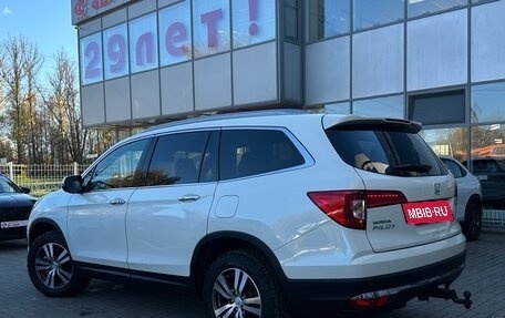 Honda Pilot III рестайлинг, 2017 год, 3 400 000 рублей, 3 фотография
