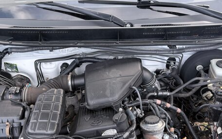 Toyota Land Cruiser Prado 150 рестайлинг, 2012 год, 2 255 000 рублей, 14 фотография