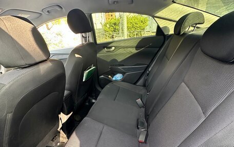 Hyundai Solaris II рестайлинг, 2017 год, 1 180 000 рублей, 11 фотография