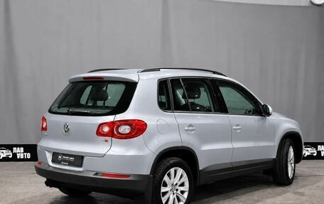 Volkswagen Tiguan I, 2010 год, 788 235 рублей, 6 фотография
