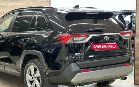 Toyota RAV4, 2021 год, 3 390 000 рублей, 6 фотография