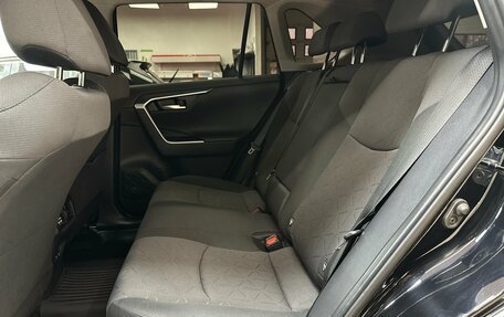 Toyota RAV4, 2021 год, 3 390 000 рублей, 18 фотография