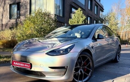 Tesla Model 3 I, 2021 год, 3 750 000 рублей, 1 фотография