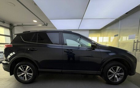 Toyota RAV4, 2017 год, 2 450 000 рублей, 5 фотография