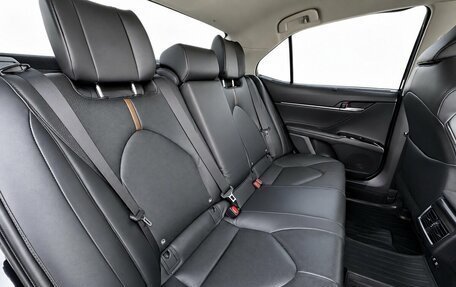 Toyota Camry, 2019 год, 2 800 000 рублей, 16 фотография