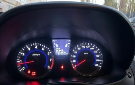 Hyundai Solaris II рестайлинг, 2013 год, 750 000 рублей, 10 фотография