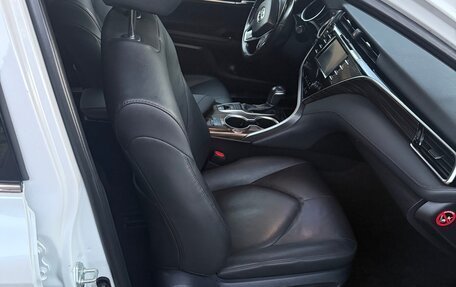 Toyota Camry, 2019 год, 3 290 000 рублей, 9 фотография