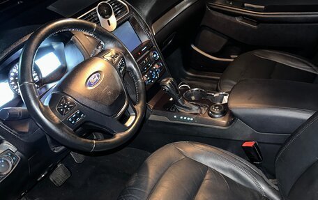 Ford Explorer V рестайлинг, 2018 год, 2 700 000 рублей, 10 фотография
