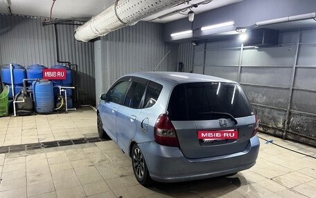 Honda Fit III, 2002 год, 140 000 рублей, 2 фотография