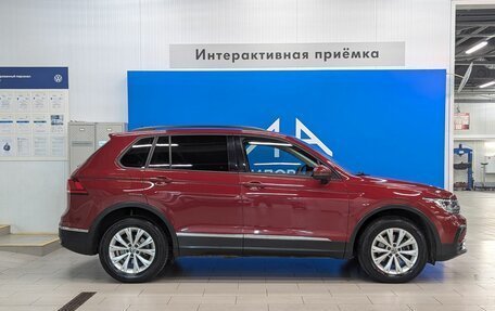 Volkswagen Tiguan II, 2021 год, 2 749 000 рублей, 4 фотография