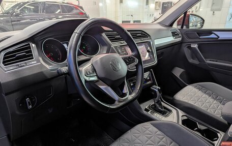 Volkswagen Tiguan II, 2021 год, 2 749 000 рублей, 13 фотография