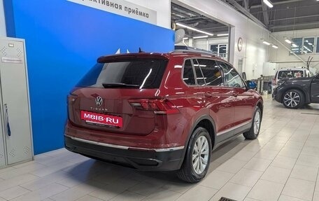 Volkswagen Tiguan II, 2021 год, 2 749 000 рублей, 5 фотография