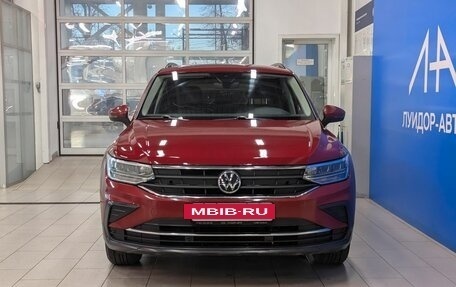 Volkswagen Tiguan II, 2021 год, 2 749 000 рублей, 2 фотография