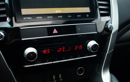 Mitsubishi Montero Sport, 2022 год, 4 330 777 рублей, 19 фотография