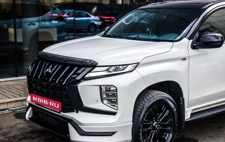 Mitsubishi Montero Sport, 2022 год, 4 330 777 рублей, 10 фотография