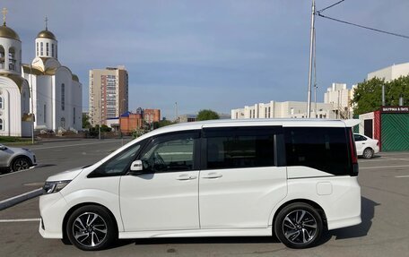 Honda Stepwgn IV рестайлинг, 2019 год, 2 600 000 рублей, 2 фотография