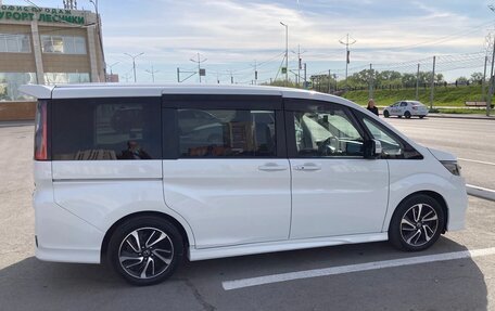 Honda Stepwgn IV рестайлинг, 2019 год, 2 600 000 рублей, 4 фотография